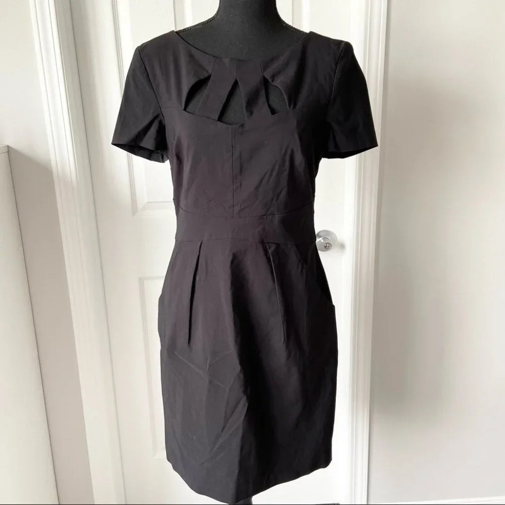 Le Chateau Stretch Keyhole Neckline Sheath Dress